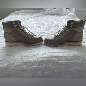 Crown Vintage Boots